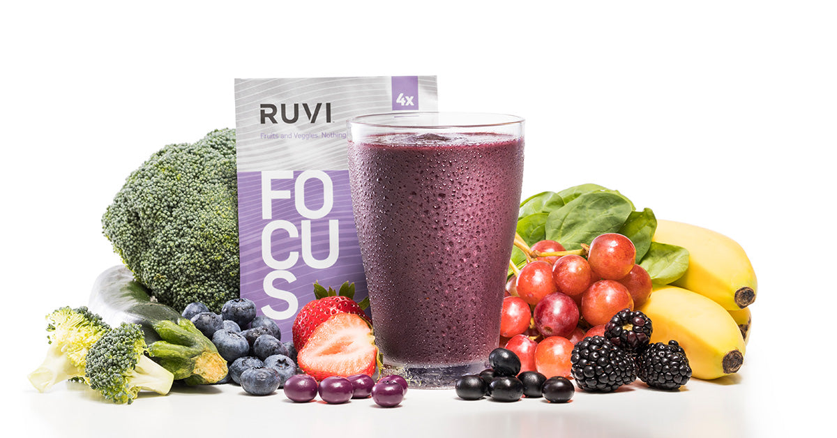Ruvi Focus Smoothie in a glass with 10 fruits and veggies surrounding